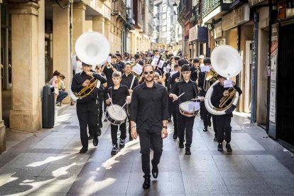 Las calles se llenaron de música