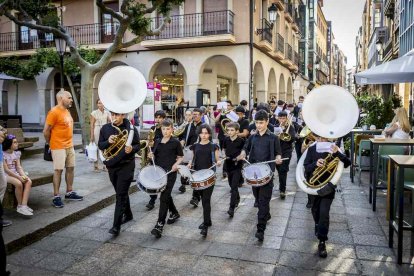 Las calles se llenaron de música