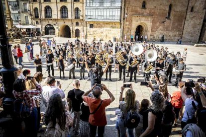 Las calles se llenaron de música
