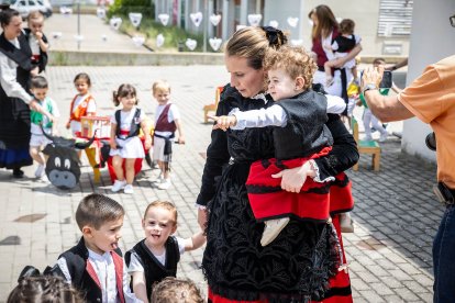 Celebración del Domingo de Calderas en el centro infantil Gloria Fuertes dentro de su proyecto sanjuanero.