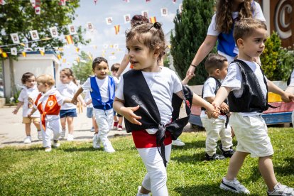 Celebración del Domingo de Calderas en el centro infantil Gloria Fuertes dentro de su proyecto sanjuanero.