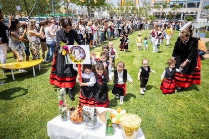 Celebración del Domingo de Calderas en el centro infantil Gloria Fuertes dentro de su proyecto sanjuanero.