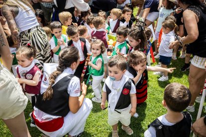 Celebración del Domingo de Calderas en el centro infantil Gloria Fuertes dentro de su proyecto sanjuanero.