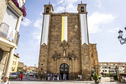 Cientos de personas se encomendaron a la Virgen