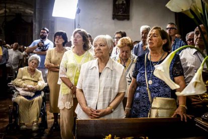 Cientos de personas se encomendaron a la Virgen