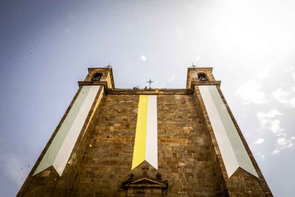 Cientos de personas se encomendaron a la Virgen