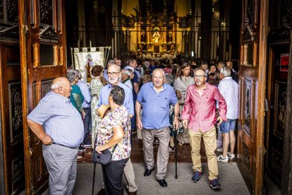 Cientos de personas se encomendaron a la Virgen