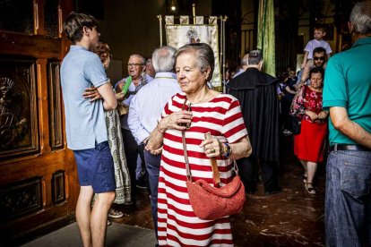 Cientos de personas se encomendaron a la Virgen