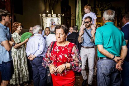 Cientos de personas se encomendaron a la Virgen