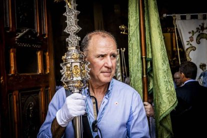 Cientos de personas se encomendaron a la Virgen