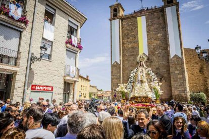 Cientos de personas se encomendaron a la Virgen