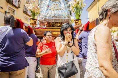 Cientos de personas se encomendaron a la Virgen