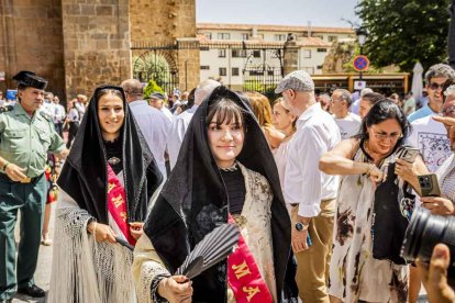 Cientos de personas se encomendaron a la Virgen