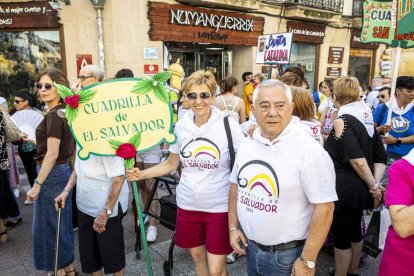 El desfile con la caldera recorrió su tramo entre buen ambiente y bailes