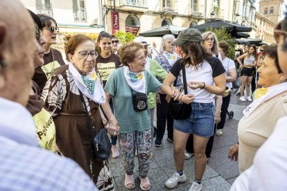 El desfile con la caldera recorrió su tramo entre buen ambiente y bailes