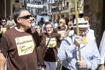 El desfile con la caldera recorrió su tramo entre buen ambiente y bailes