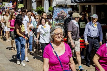 El desfile con la caldera recorrió su tramo entre buen ambiente y bailes