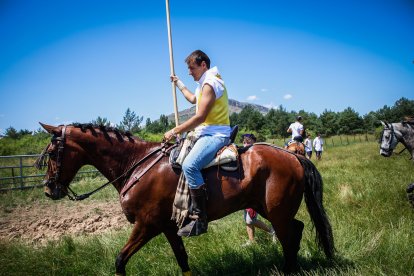 Imágenes de la jornada del Jueves La Saca, día grande de las Fiestas de San Juan