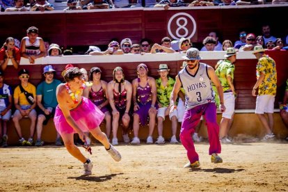La fiesta duró en la Plaza de Toros y alrededores hasta bien entrada la tarde