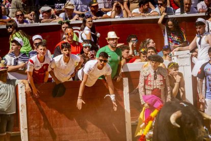 La fiesta duró en la Plaza de Toros y alrededores hasta bien entrada la tarde