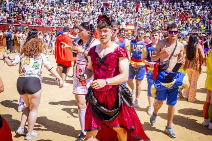 La fiesta duró en la Plaza de Toros y alrededores hasta bien entrada la tarde