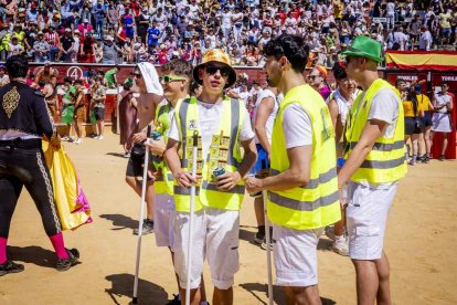La fiesta duró en la Plaza de Toros y alrededores hasta bien entrada la tarde