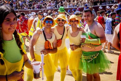 La fiesta duró en la Plaza de Toros y alrededores hasta bien entrada la tarde