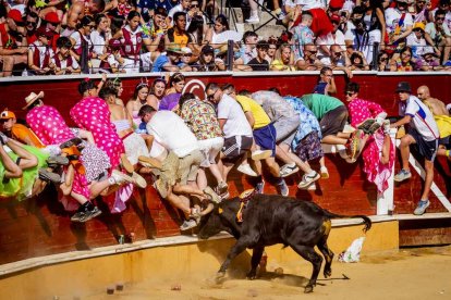 La fiesta duró en la Plaza de Toros y alrededores hasta bien entrada la tarde
