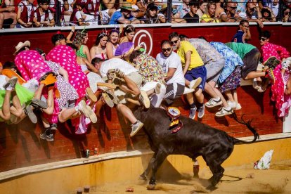 La fiesta duró en la Plaza de Toros y alrededores hasta bien entrada la tarde
