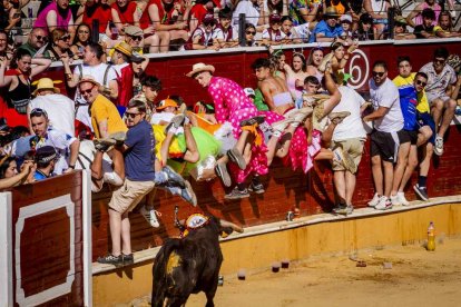 La fiesta duró en la Plaza de Toros y alrededores hasta bien entrada la tarde