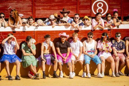 La fiesta duró en la Plaza de Toros y alrededores hasta bien entrada la tarde