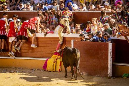 La fiesta duró en la Plaza de Toros y alrededores hasta bien entrada la tarde