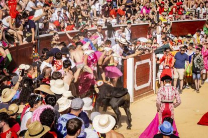La fiesta duró en la Plaza de Toros y alrededores hasta bien entrada la tarde