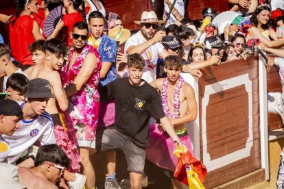 La fiesta duró en la Plaza de Toros y alrededores hasta bien entrada la tarde