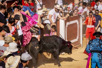 La fiesta duró en la Plaza de Toros y alrededores hasta bien entrada la tarde