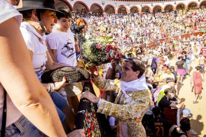La fiesta duró en la Plaza de Toros y alrededores hasta bien entrada la tarde