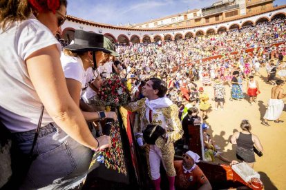 La fiesta duró en la Plaza de Toros y alrededores hasta bien entrada la tarde