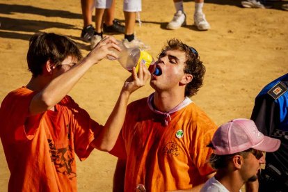 La fiesta duró en la Plaza de Toros y alrededores hasta bien entrada la tarde