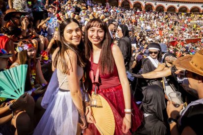 La fiesta duró en la Plaza de Toros y alrededores hasta bien entrada la tarde