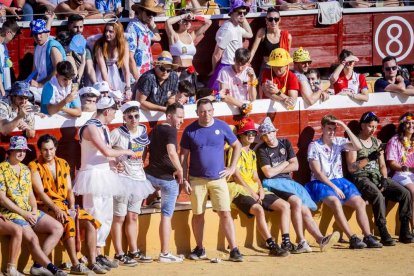 La fiesta duró en la Plaza de Toros y alrededores hasta bien entrada la tarde