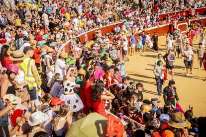 La fiesta duró en la Plaza de Toros y alrededores hasta bien entrada la tarde