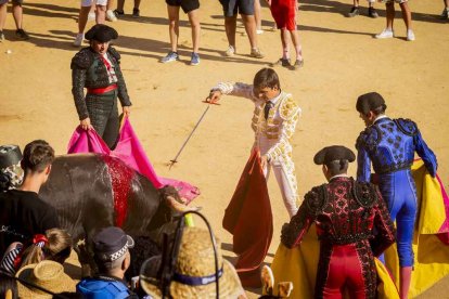 La fiesta duró en la Plaza de Toros y alrededores hasta bien entrada la tarde