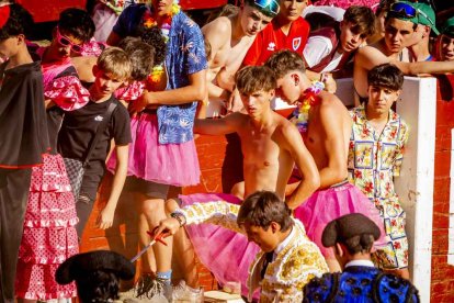La fiesta duró en la Plaza de Toros y alrededores hasta bien entrada la tarde