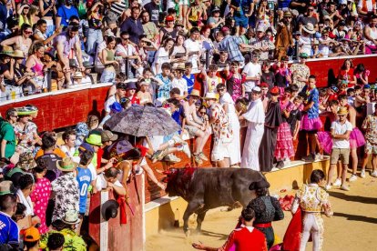 La fiesta duró en la Plaza de Toros y alrededores hasta bien entrada la tarde