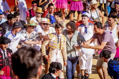 La fiesta duró en la Plaza de Toros y alrededores hasta bien entrada la tarde
