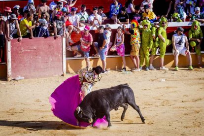 La fiesta duró en la Plaza de Toros y alrededores hasta bien entrada la tarde
