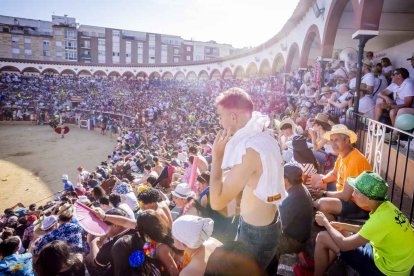La fiesta duró en la Plaza de Toros y alrededores hasta bien entrada la tarde