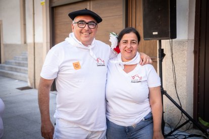 Abran bien los ojos y vean, señores, qué hermosos despojos voy a subastar.