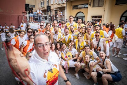 Abran bien los ojos y vean, señores, qué hermosos despojos voy a subastar.