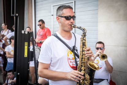 Abran bien los ojos y vean, señores, qué hermosos despojos voy a subastar.
